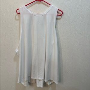 White Sleeveless Women's Top (NWT)